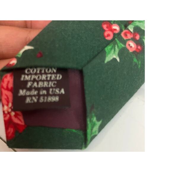 Tango by Max Raab Christmas Tie Green Poinsettia Holly Print Made in USA Cotton - Picture 3 of 5